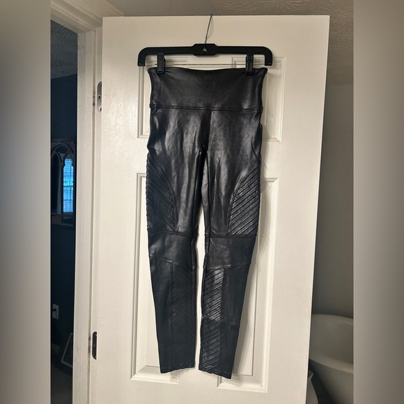 Spanx Faux Black Leather Moto Leggings, Small Petite - Picture 4 of 8